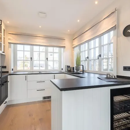 Holiday home Neu! Ferienhaus Hus Amy - Luxus,Lage, Laessigkeit Mit Kleinem Meerblick Sylt